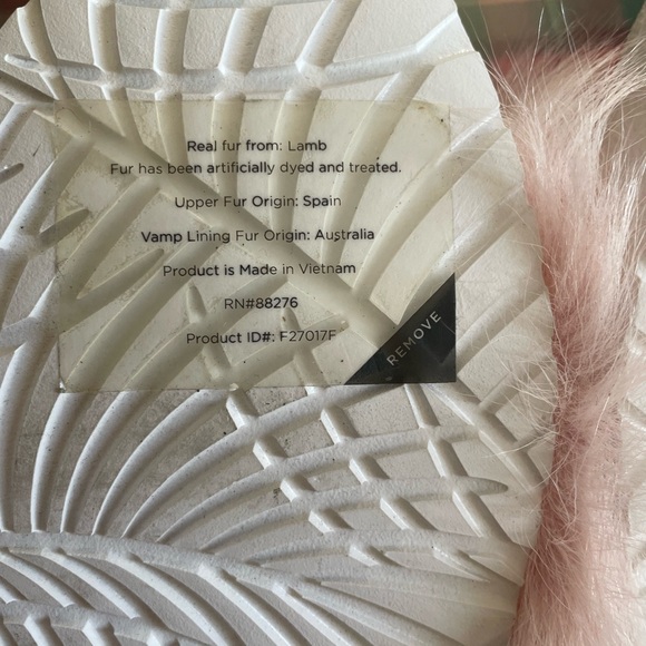 UGG Lamb Fur Royale Genuine Dyed Lamb Fur Slide Sandal. Pink Size 7 - Picture 4 of 5